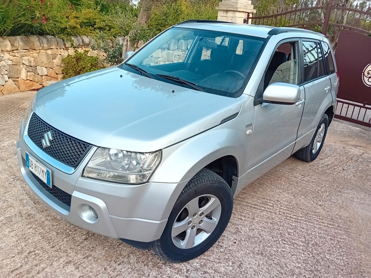 Suzuki Grand Vitara 2.0 turbodiesel 16V cat S.W. Autocarro