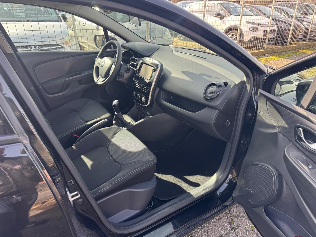 Renault Clio 1.2 75CV 5 porte Live NEOPATENTATI