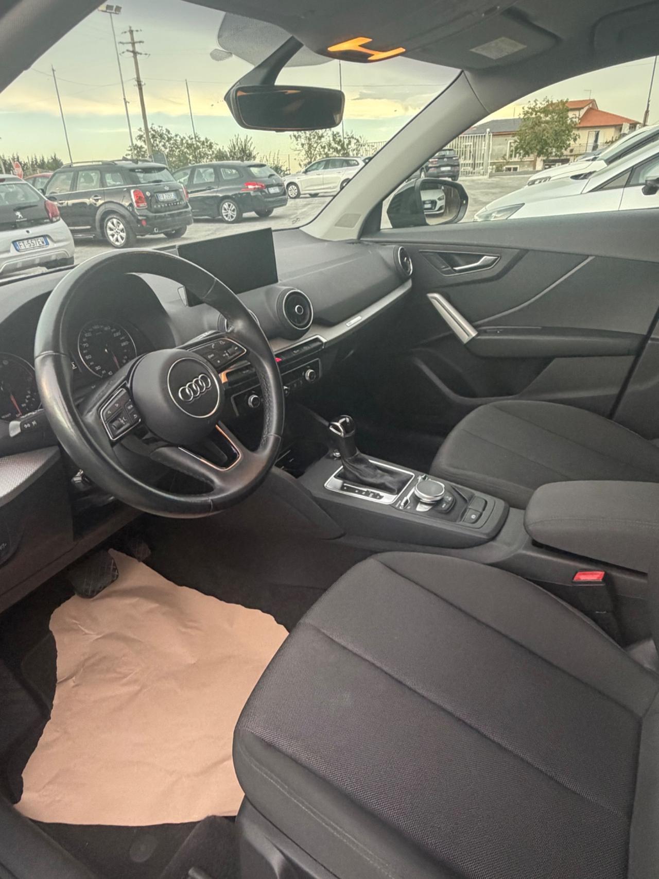 Audi Q2 35 TFSI S tronic Business