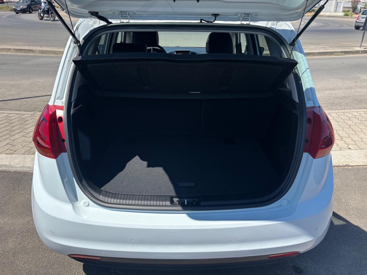 Kia Venga 1.4 CRDi 90 CV S&S High Tech