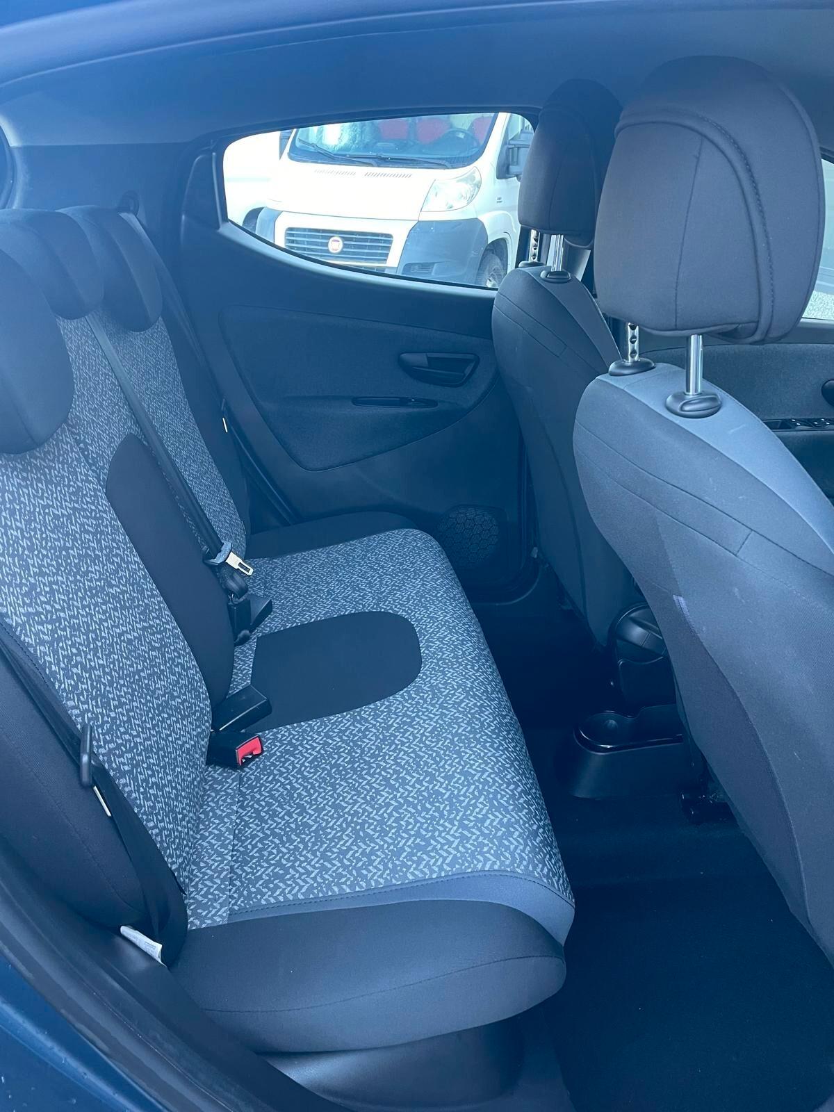 Lancia Ypsilon 1.0 FireFly 5 porte S&S Hybrid Silver Plus