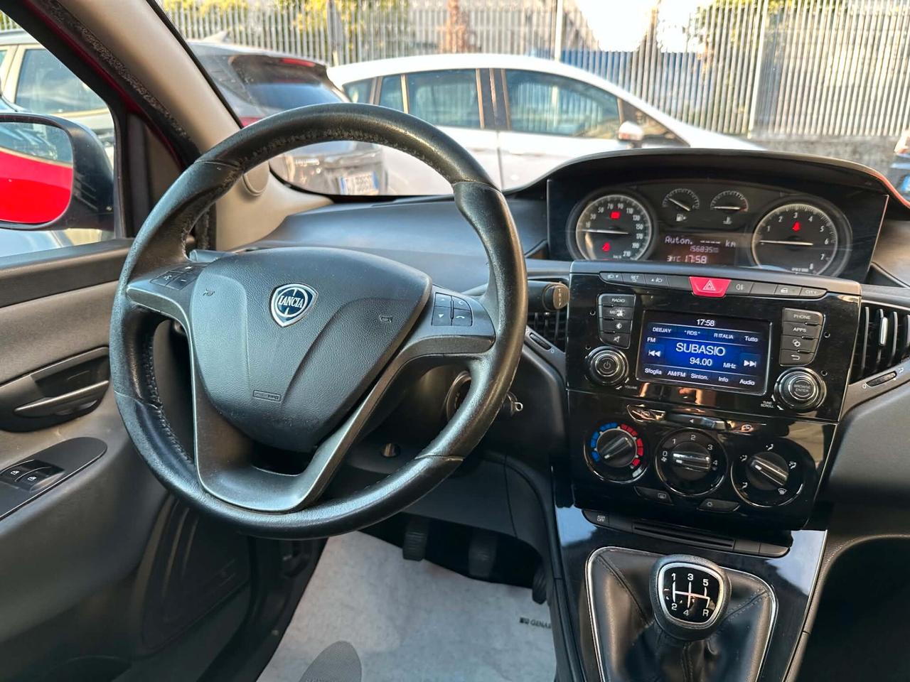 Lancia Ypsilon 1.2 69 CV 5 porte Gold