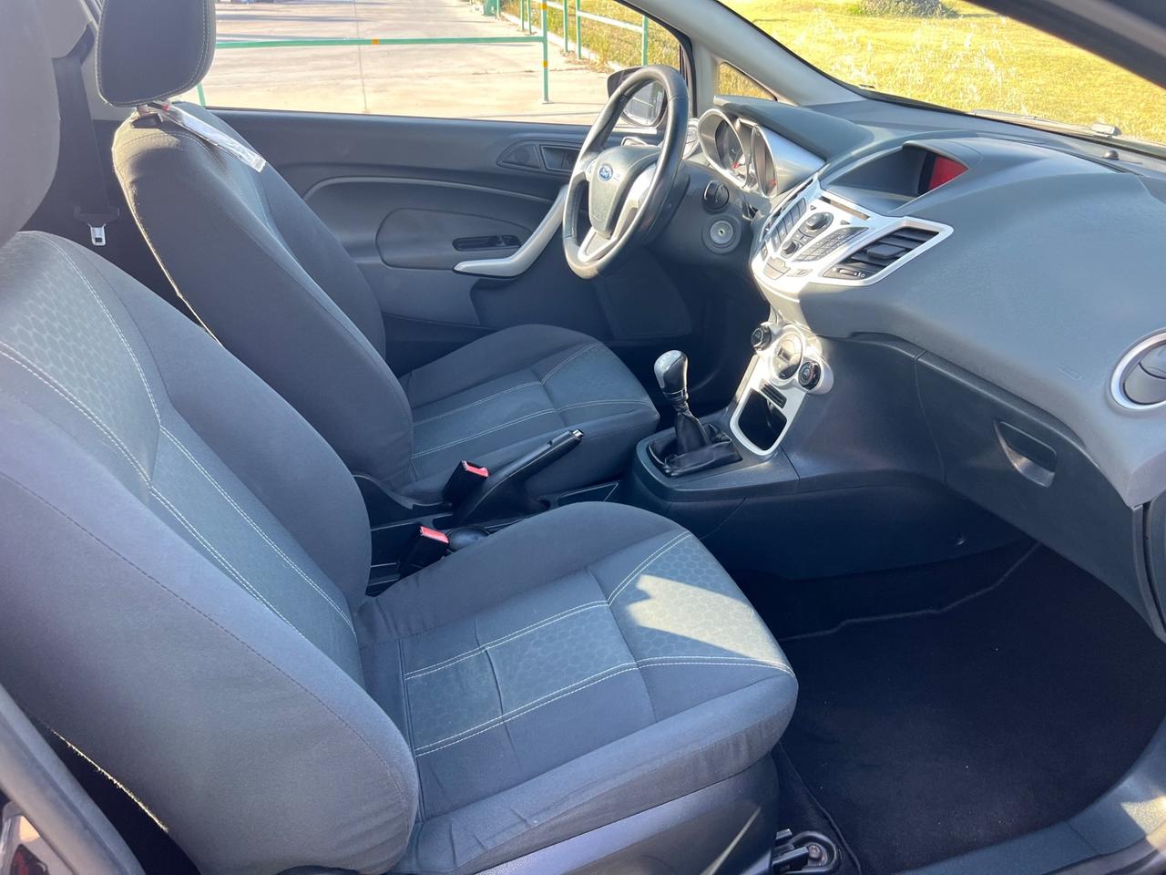 Ford Fiesta 1.4 TDCi 68CV 3 porte Titanium