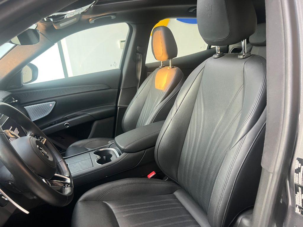 Maserati Grecale MHEV 300 CV AWD GT tetto panoramico da€549,00
