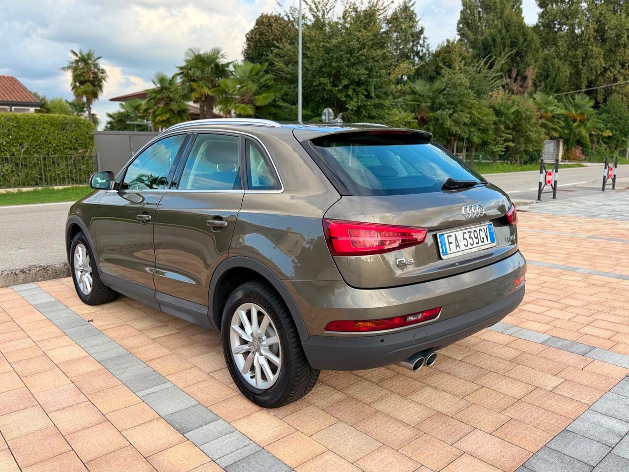 Audi Q3 2.0 TDI 120 CV Business