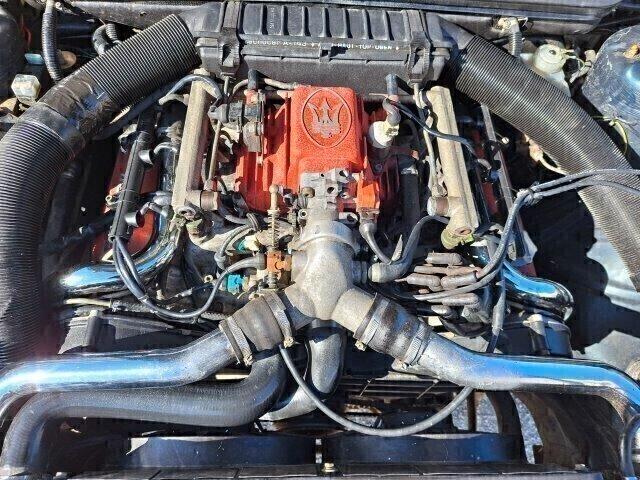 Maserati 422 i service book -1988