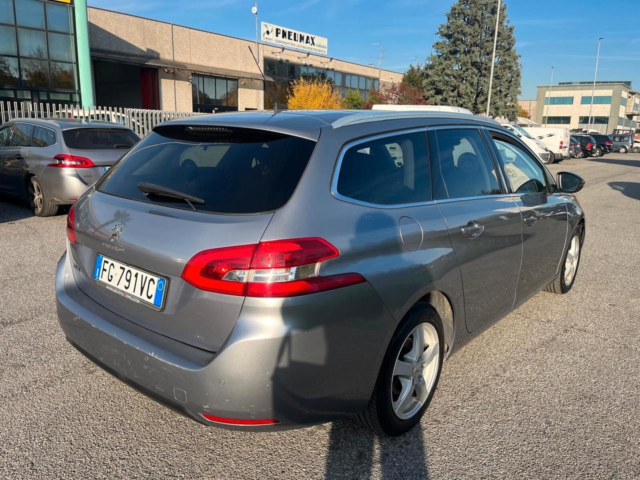 Peugeot 308 BlueHDi 120 S&S SW Allure