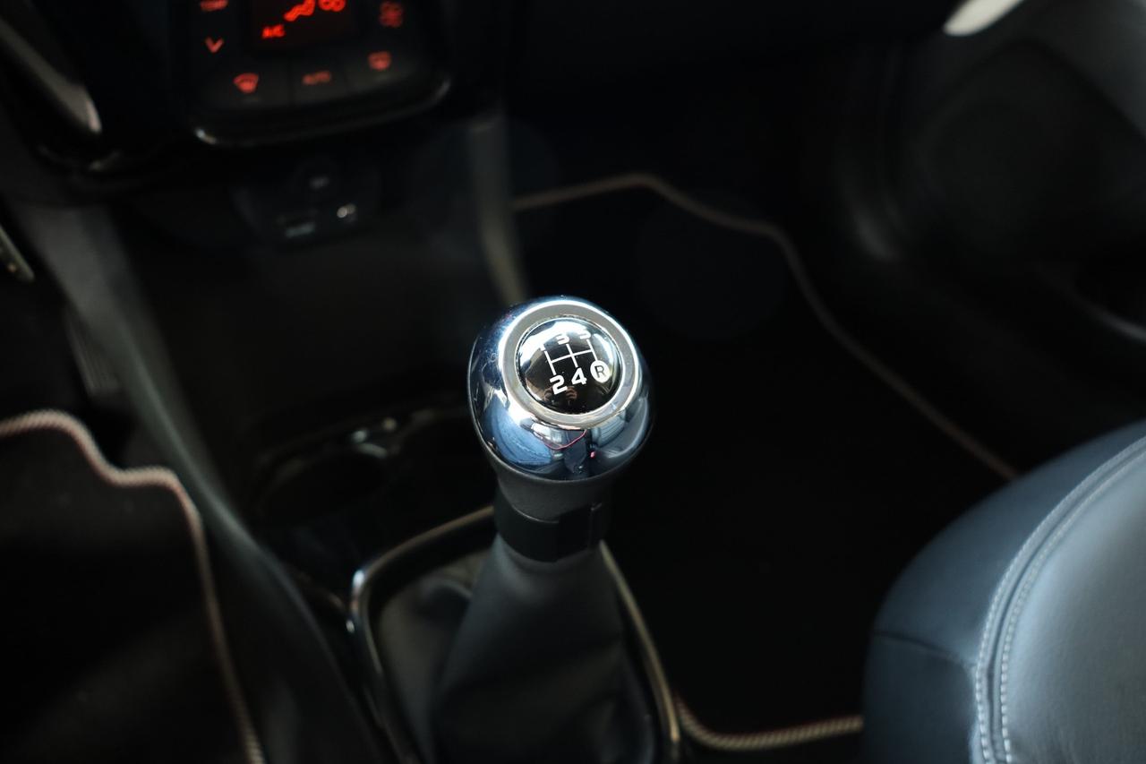 PEUGEOT 108 PureTech 82 ALLURE TOP! neopatentati