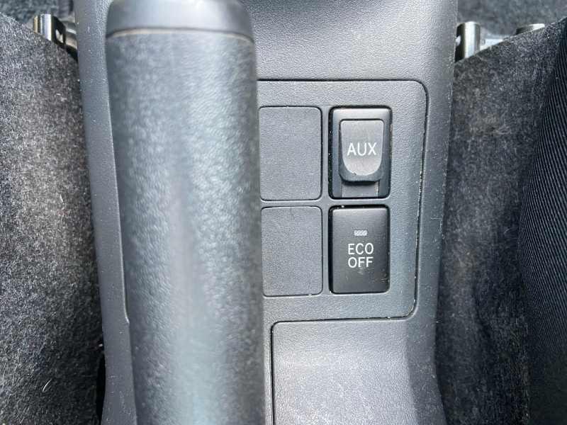 TOYOTA Yaris 5p 1.3 (dual) Sol c/vsc+trc
