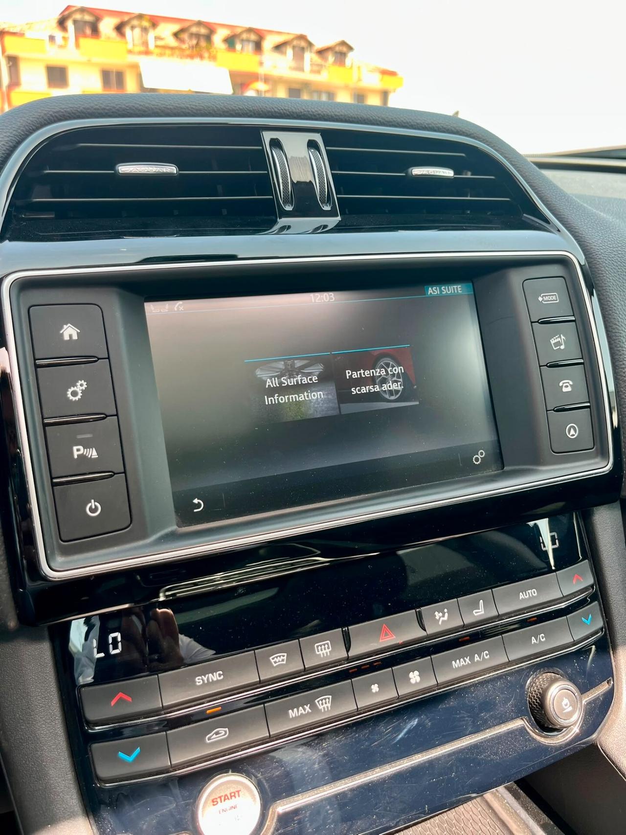 Jaguar F-Pace 2.0 D 180 CV AWD Portfolio