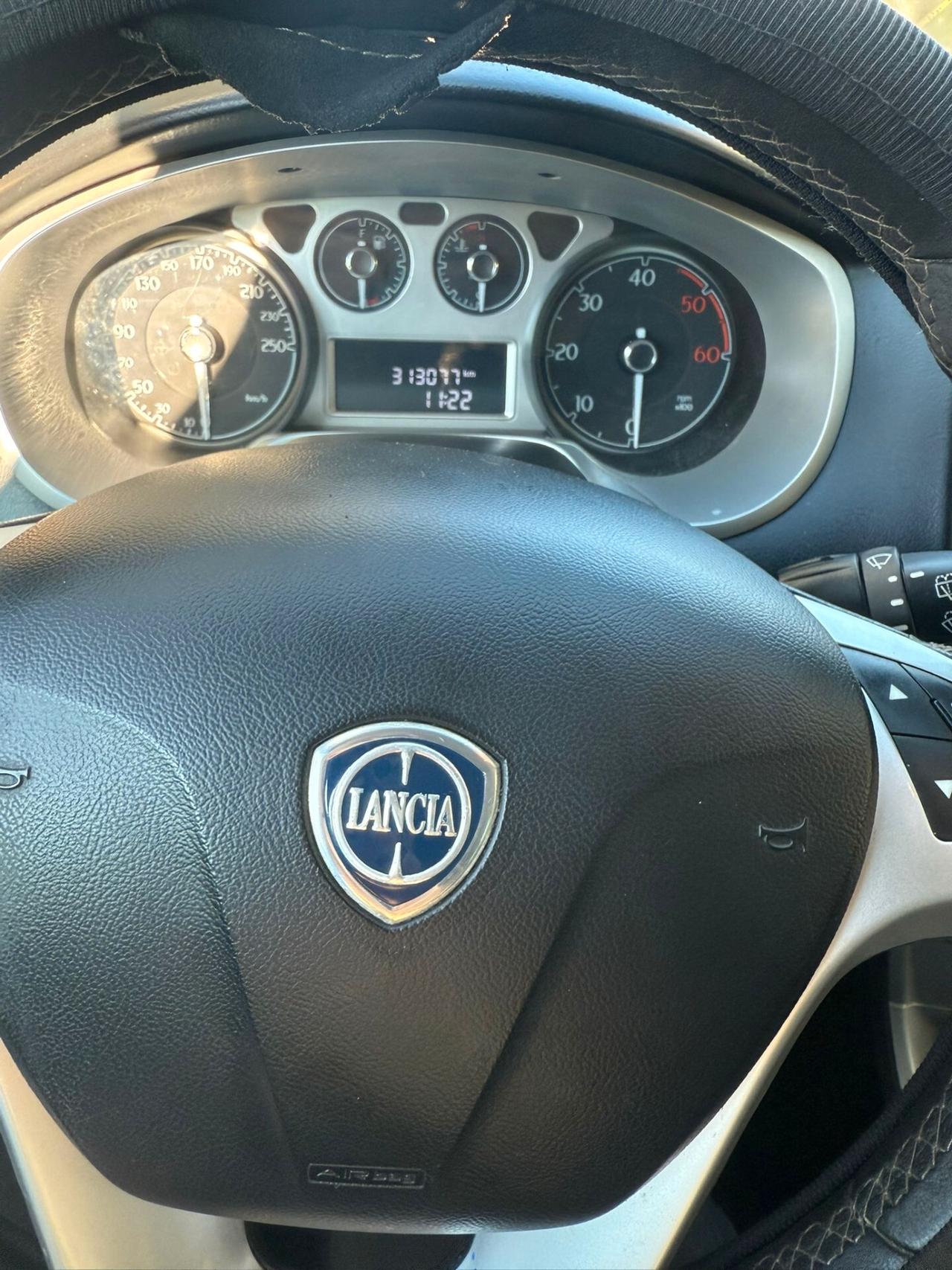 Lancia Delta 1.6 MJT DPF Gold