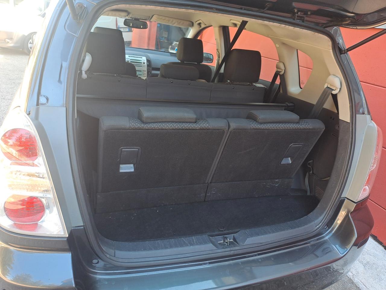 Toyota Corolla Verso 1.6 16V MY'08