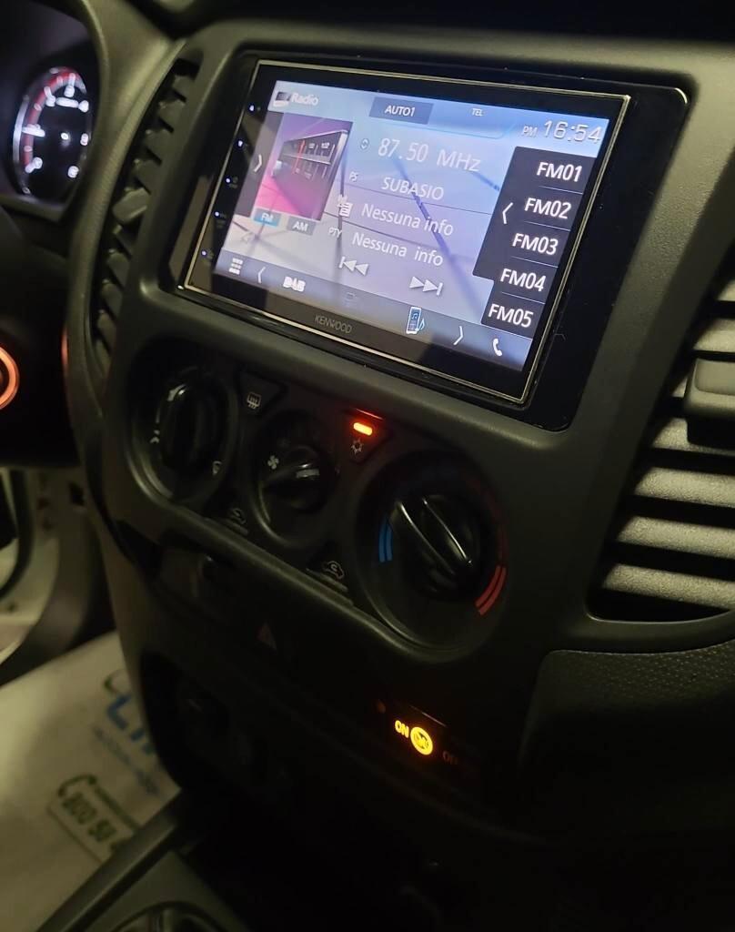 Mitsubishi L200 2.3 D Club Cab 4x4 Easy Select Inform