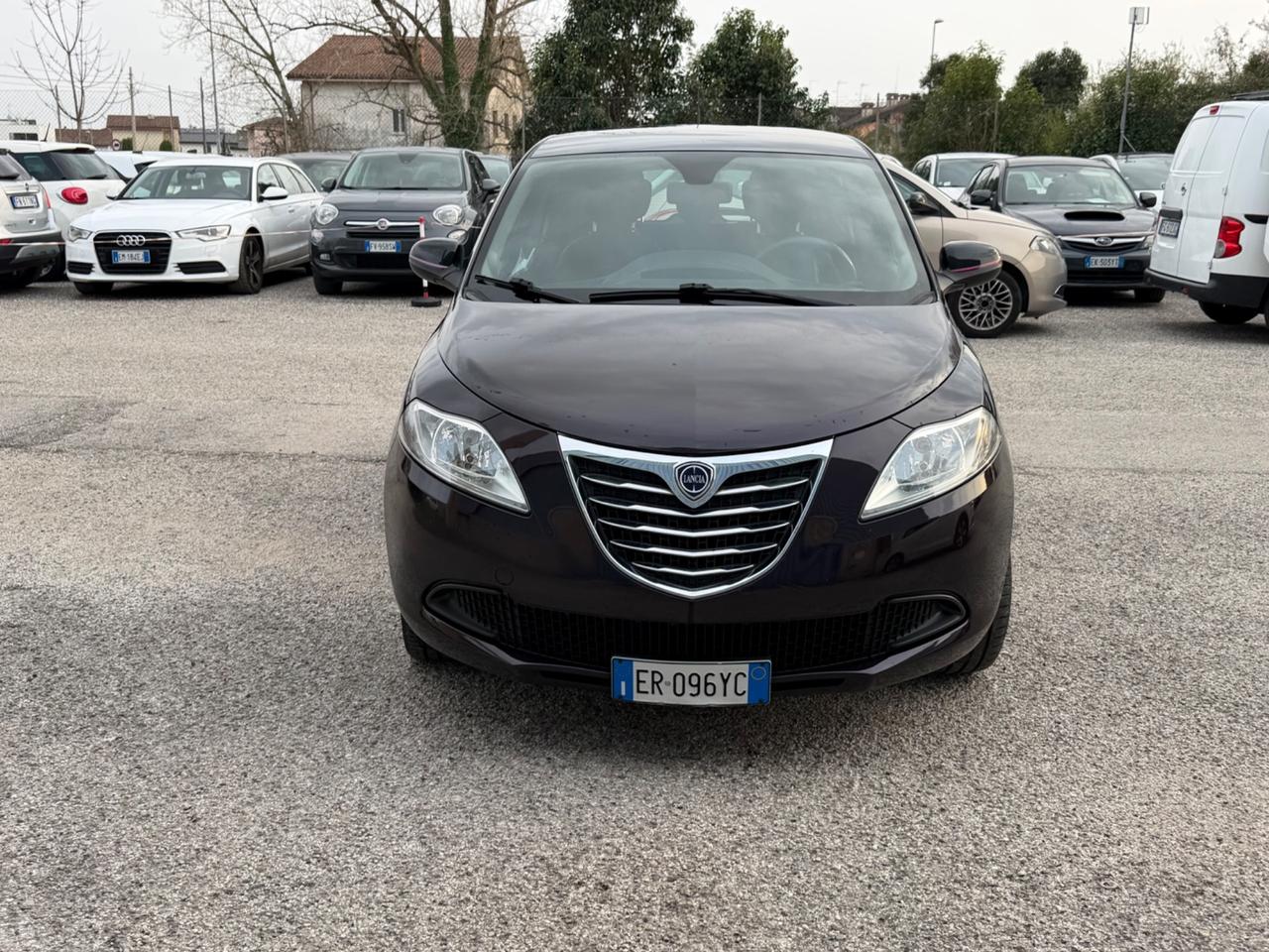 Lancia Ypsilon 1.2 69 CV Unyca