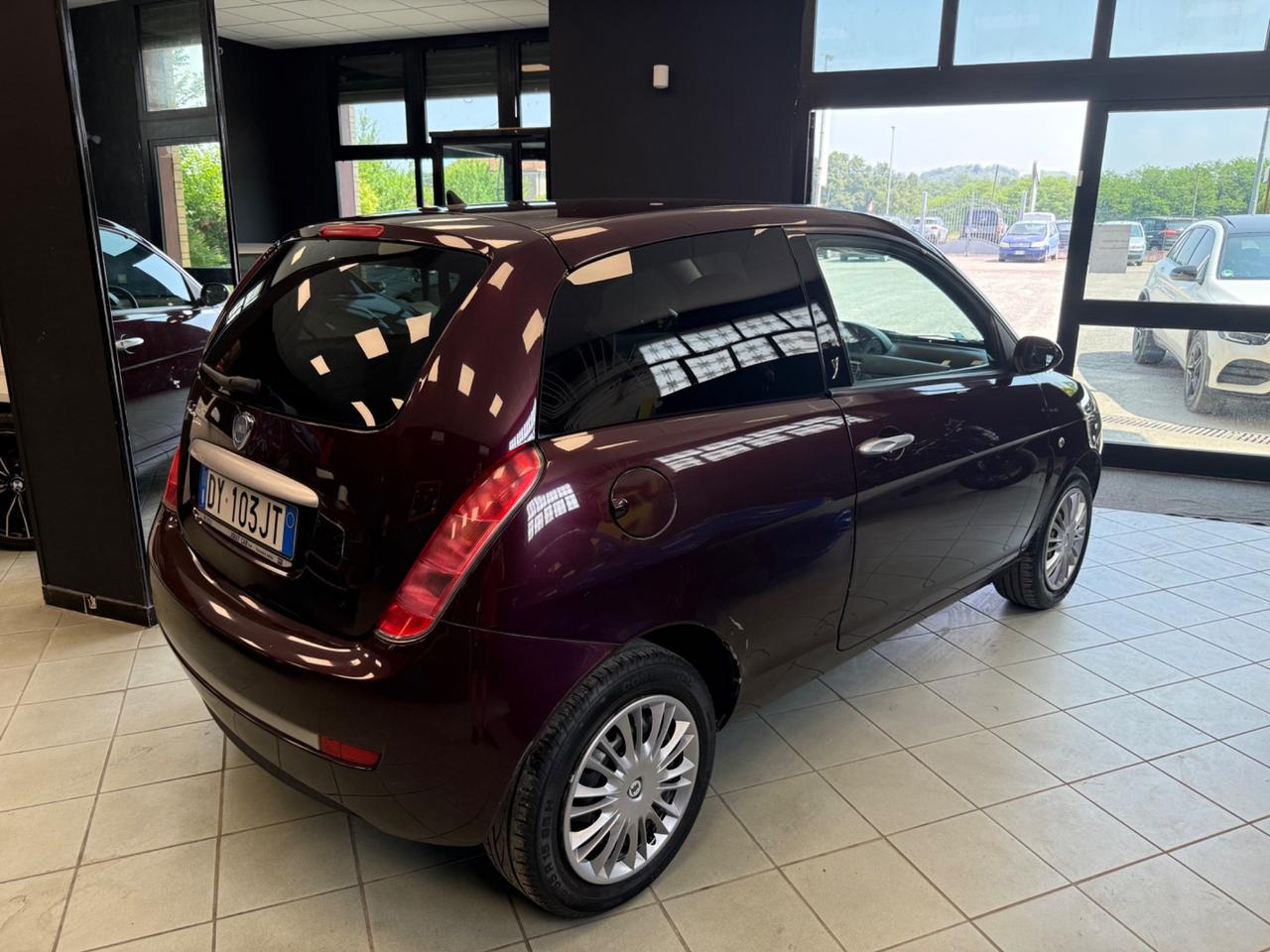 Lancia Ypsilon 1.3 MJT 75 CV Argento