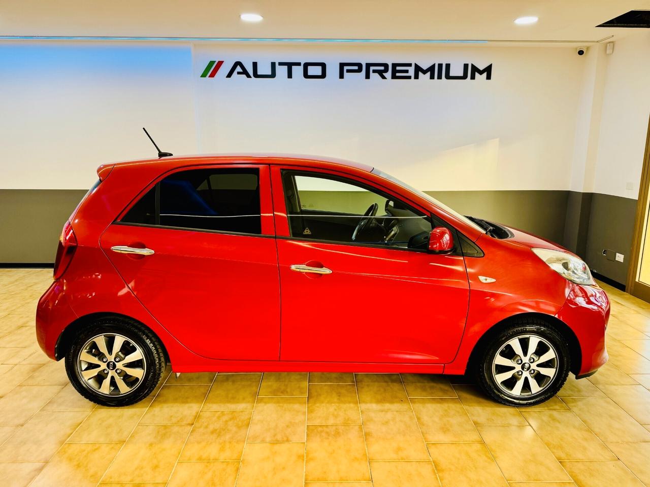 Kia Picanto 1.0 5p. NAVI / R-Camera / Touch