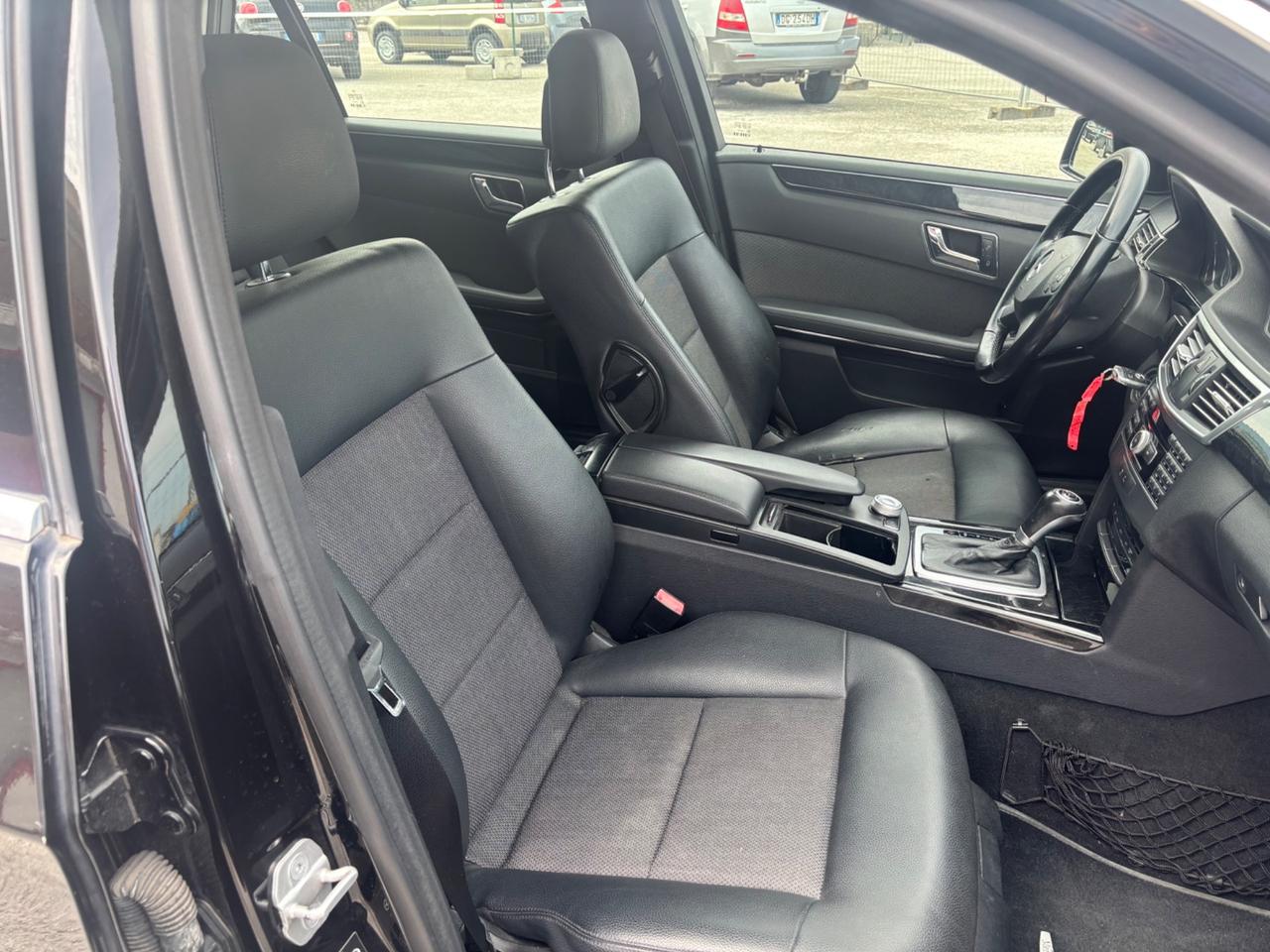 Mercedes-benz E 220 CDI BlueEFFICIENCY Avantgarde