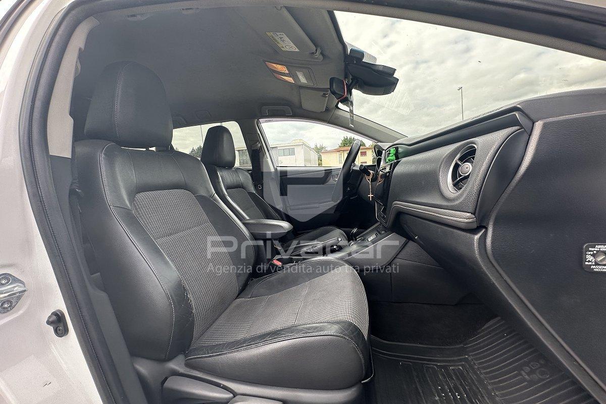 TOYOTA Auris Touring Sports 1.8 Hybrid Lounge