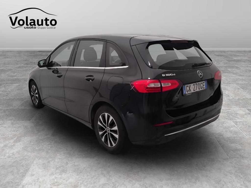 Mercedes-Benz Classe B - W247 2018 - B 180 d Sport auto