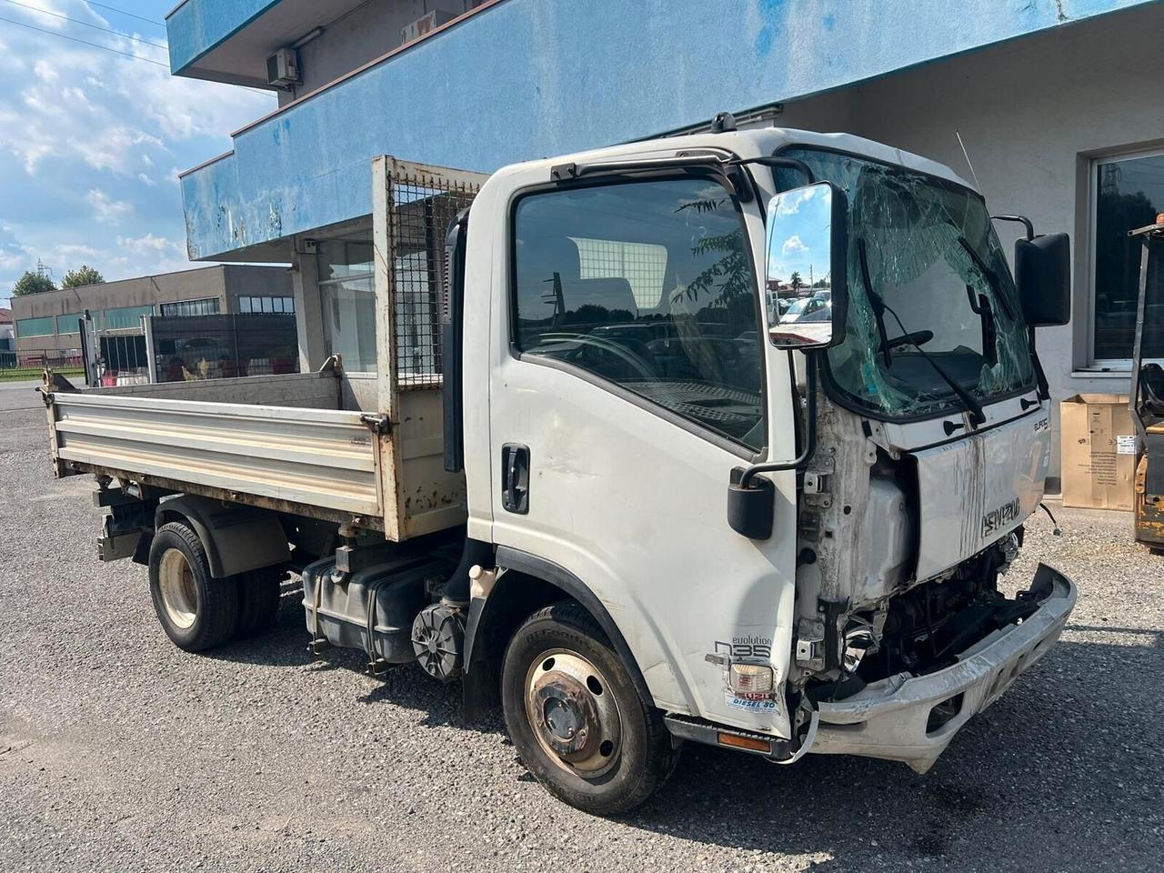 ISUZU RIBALTABILE, MARCIANTE MA INCIDENTATO SUPER PREZZO!