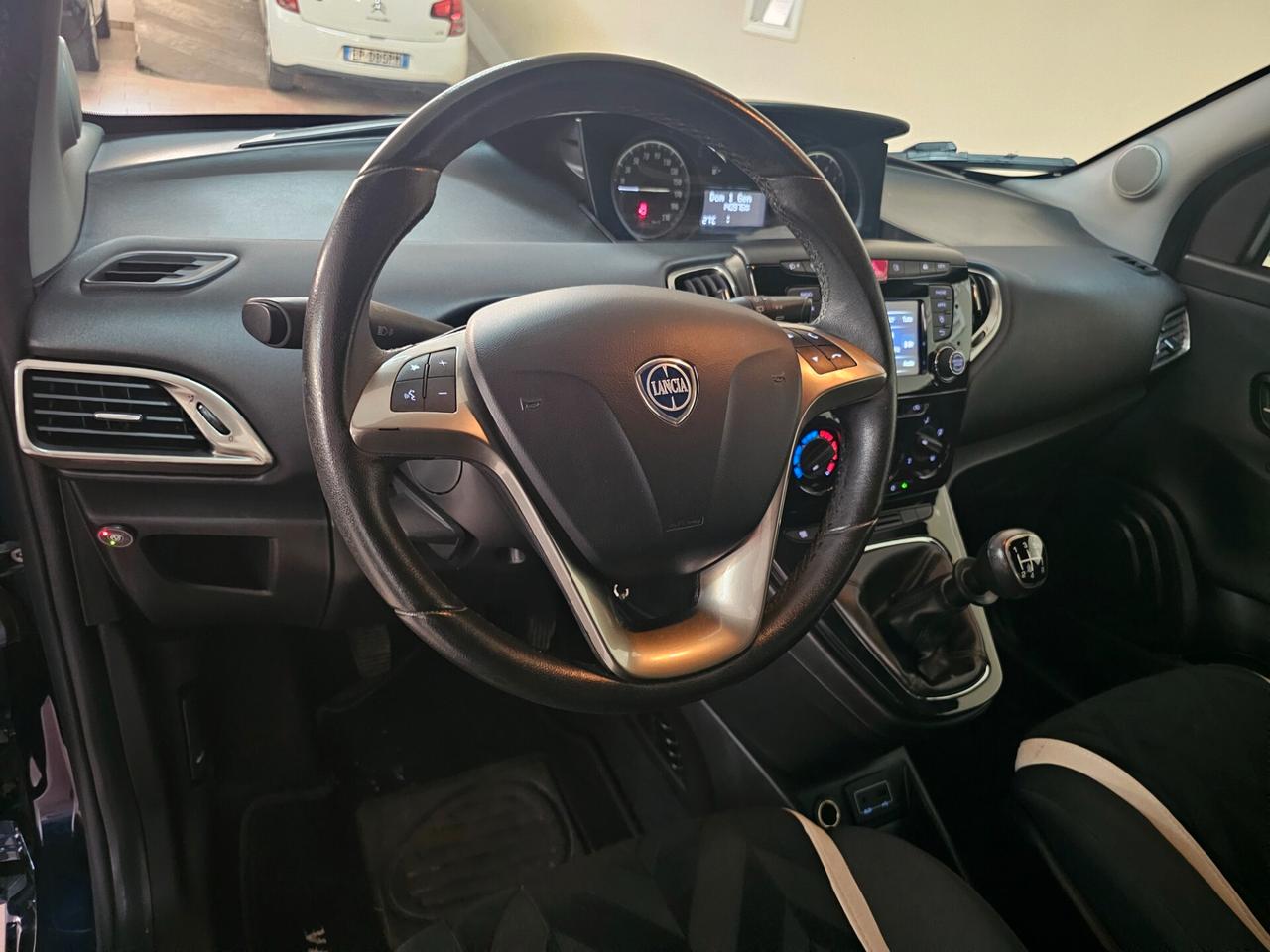 Lancia Ypsilon 1.2 69 CV 5 porte GPL Ecochic Gold