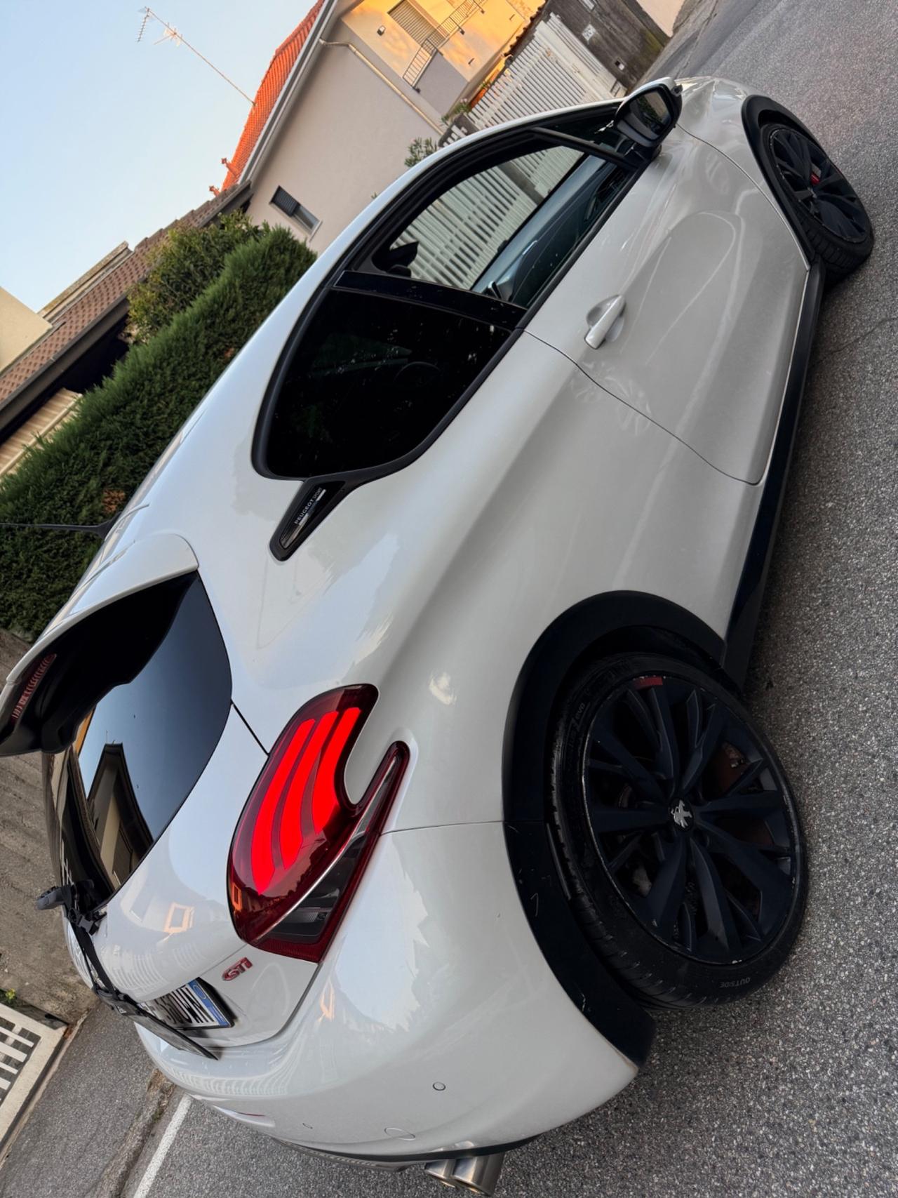 Peugeot 208 THP S&S 3 porte GTi by PS