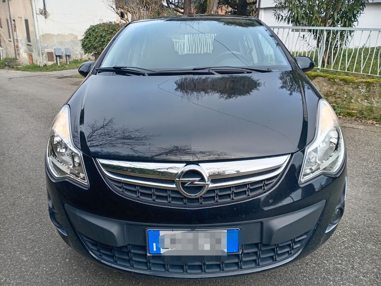 Opel Corsa 1.2 neopatentati