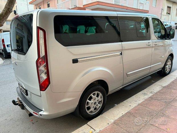 Ford Tourneo Custom 9 posti 2013