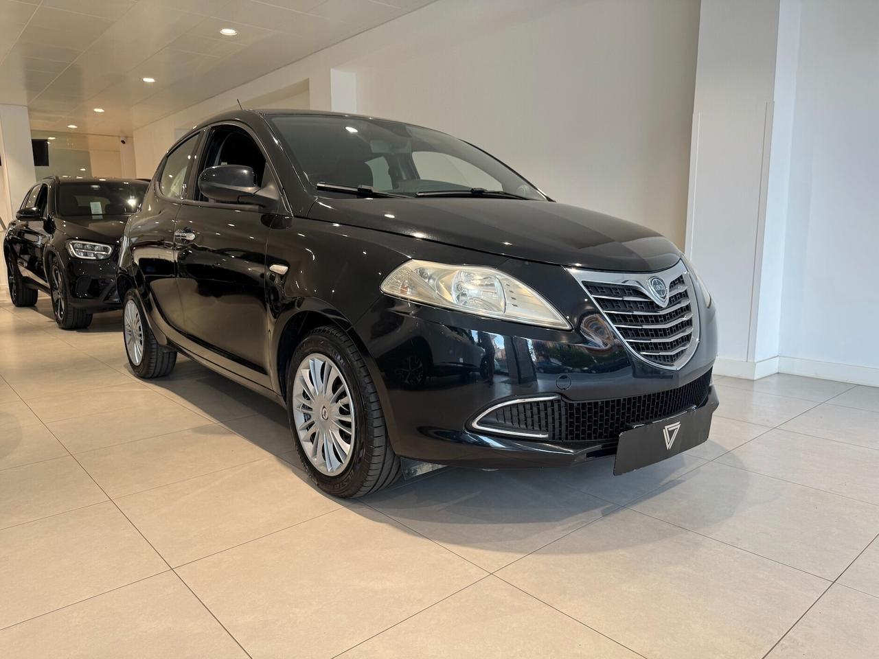 Lancia Ypsilon 1.3 MJT 16V 95 CV 5 porte S&S Silver