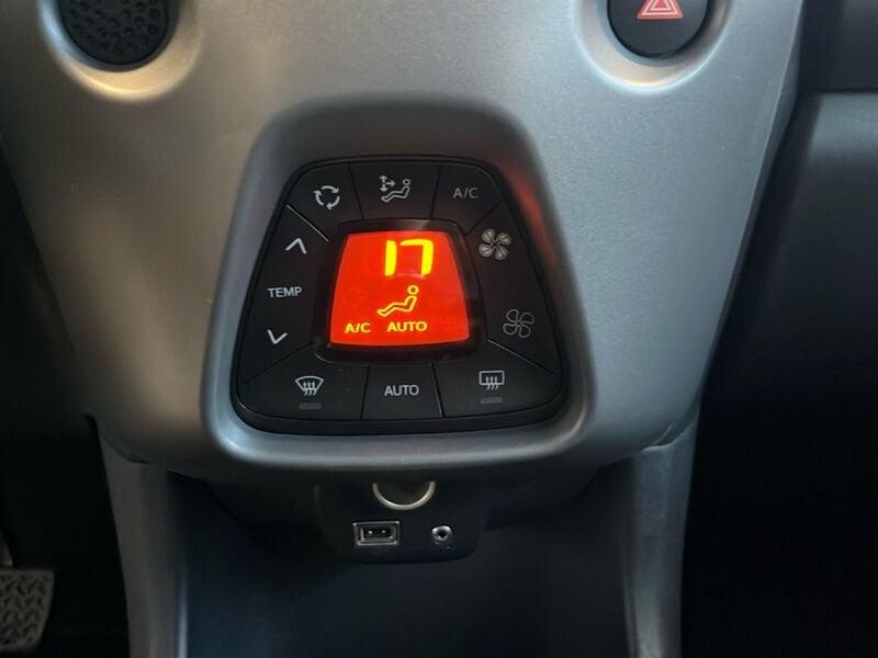 Toyota Aygo Aygo Connect 1.0 VVT-i 72 CV 5 porte x-play