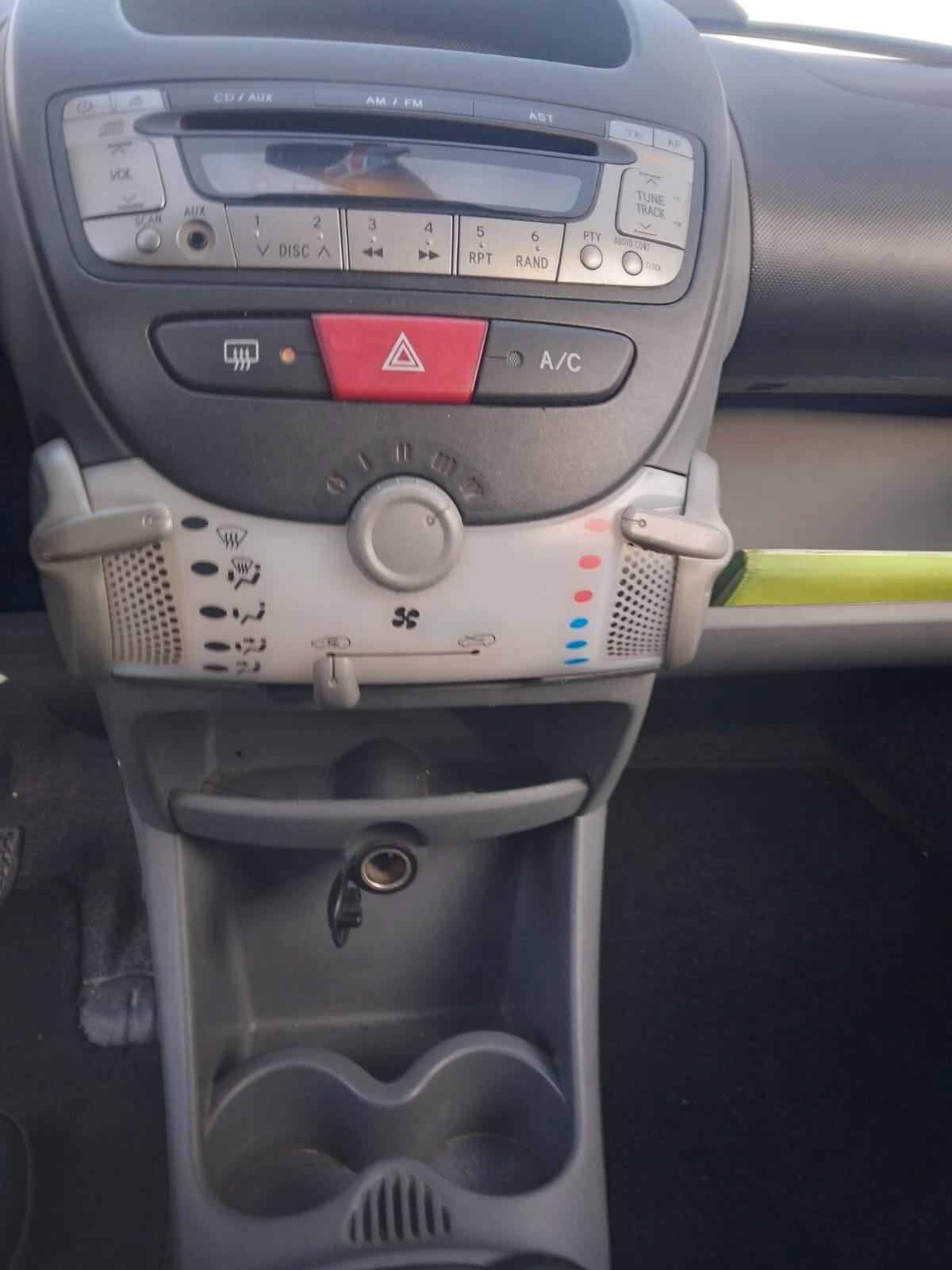 Peugeot 107 1.0 benzina 2009