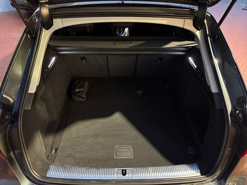 Audi A4 allroad 40 2.0 tdi mhev Identity Contrast quattro 204cv s-tronic