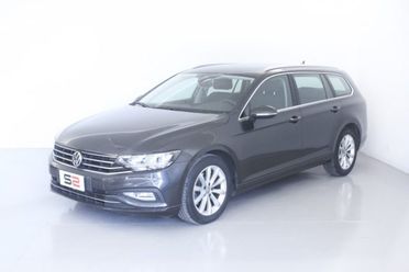 VOLKSWAGEN Passat Variant 2.0 TDI SCR EVO DSG Business Fari LED