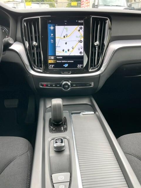 Volvo V60 B4 (d) Geartronic Momentum Business Perfetta Tagliandata