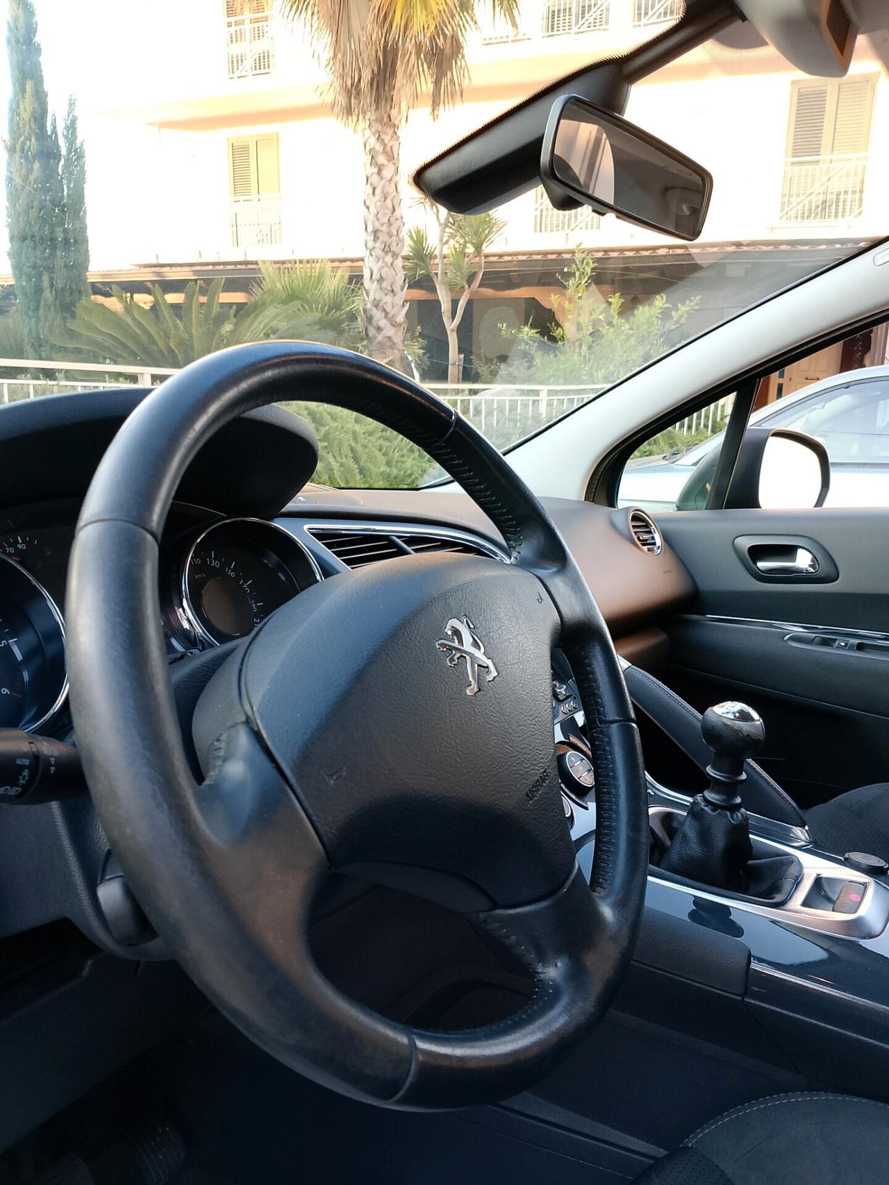 Peugeot 3008 1.6 HDi 115CV Allure
