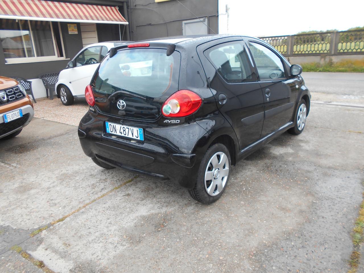 Toyota Aygo 1.0 12V VVT-i 5 porte Now