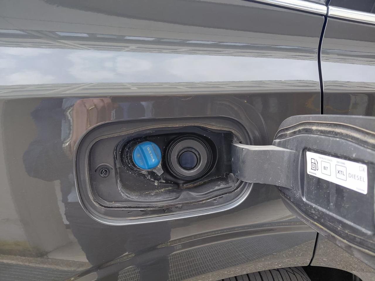 Volvo XC 60 Momentum Pro 2.0 B4 MHEV #10050