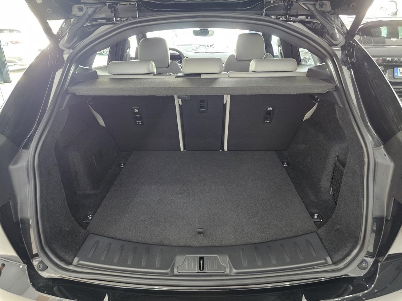 Jaguar E-Pace R-Dynamic SE Navi Camera Tetto C.20" LED BlackPack