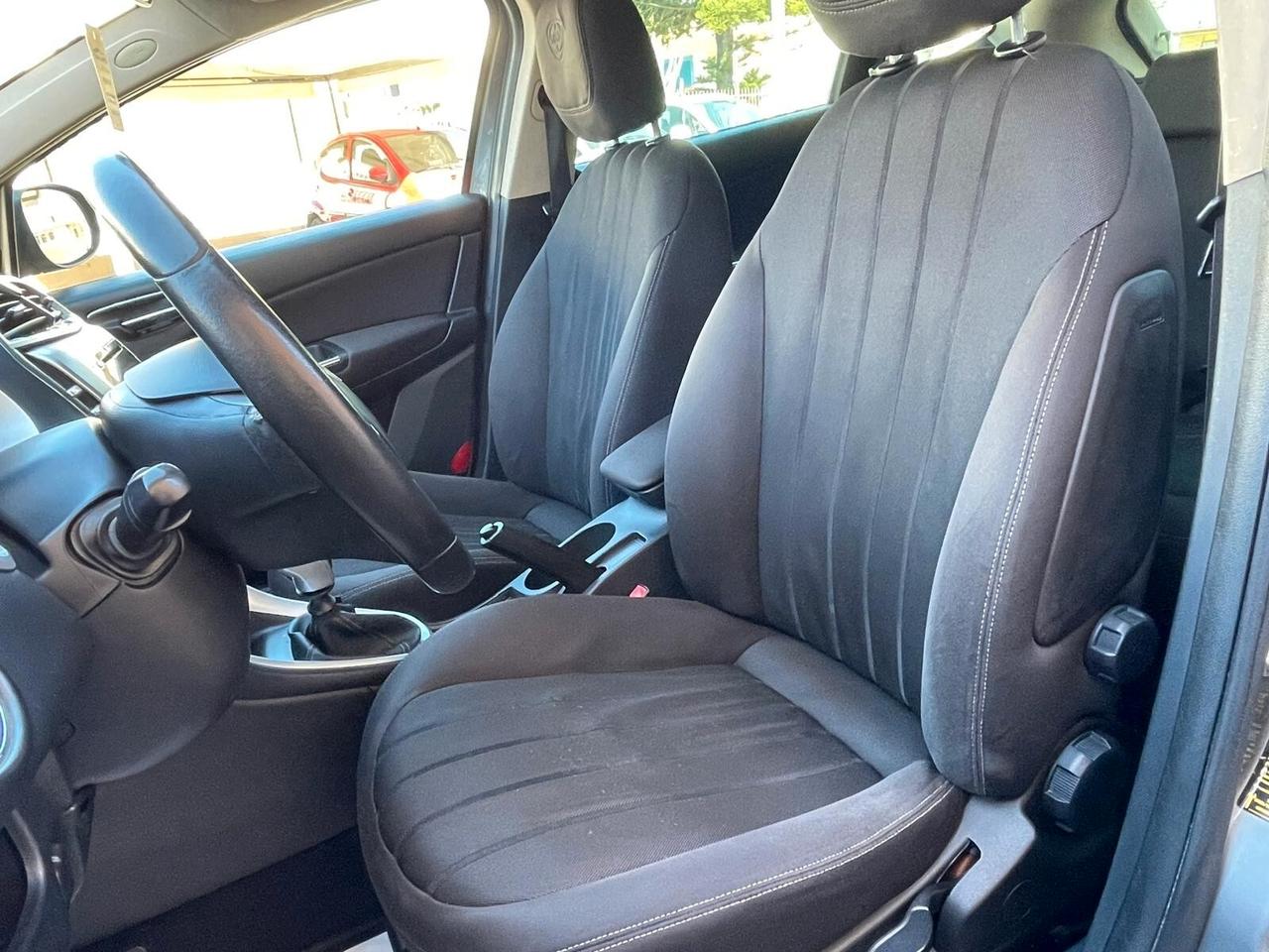 Lancia Delta 1.6 MJT DPF 105 CV Gold