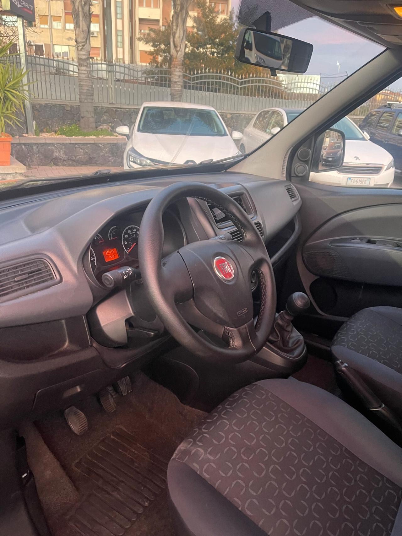 Fiat Doblò 5 posti Diesel (motore rigenerato km0)