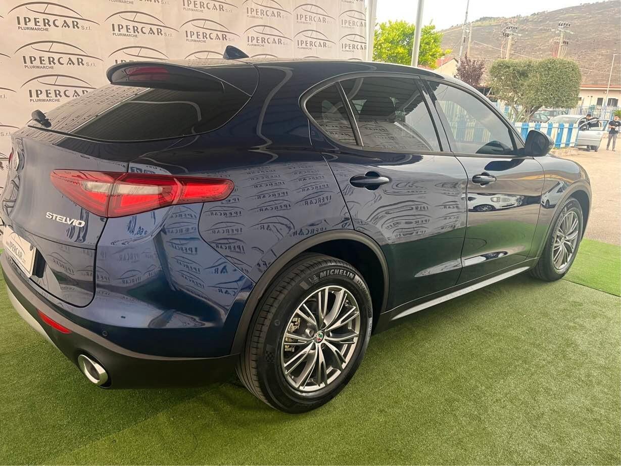 Alfa Romeo Stelvio 2.2 Turbodiesel 180 CV AT8 Q4 Executive