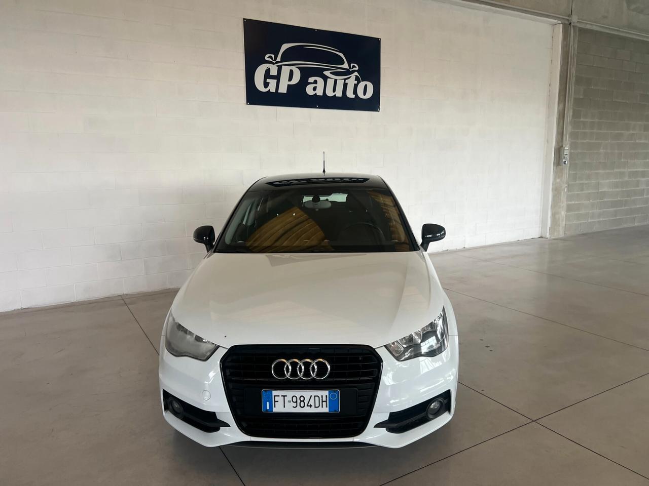 Audi A1 spb 1.6 tdi 90 cv S-LINE ESTERNO OK NEOPATENTATI