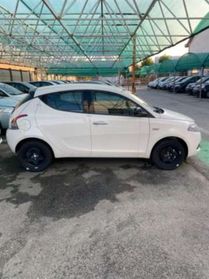 Lancia Ypsilon 1.0 FireFly Hybrid Oro