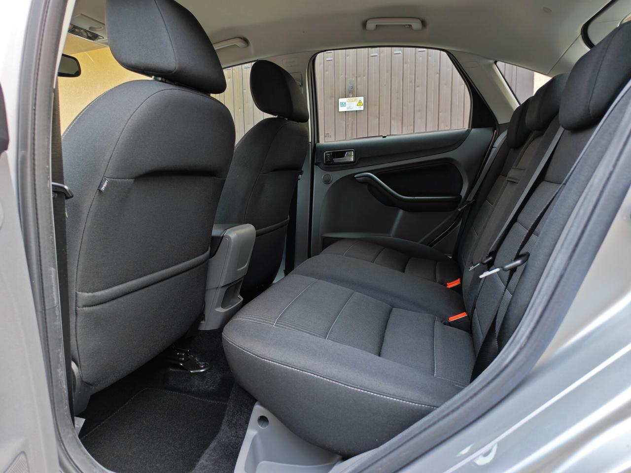 Ford Focus 1.6 BENZINA 115cv / 34.000km / Unipro