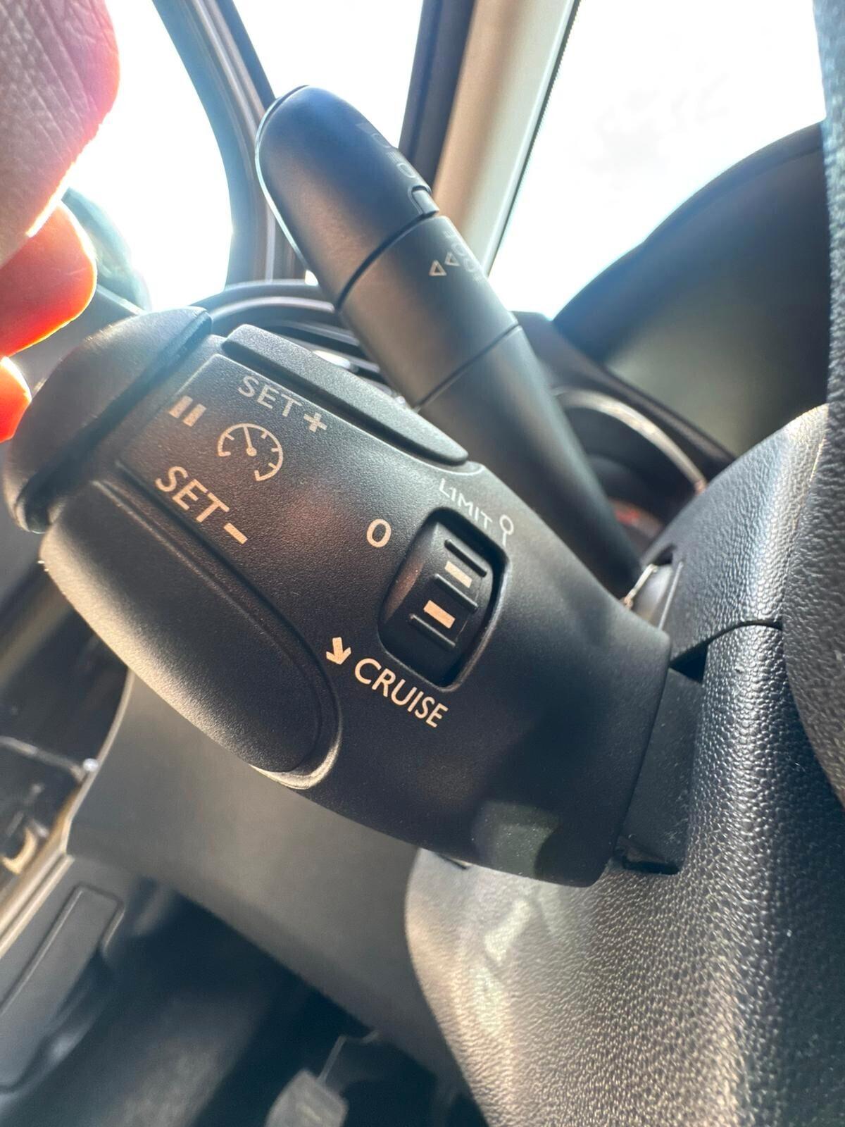 C3 1.4 hdi Exclusive TETTO 120MILA KM GARANZIA