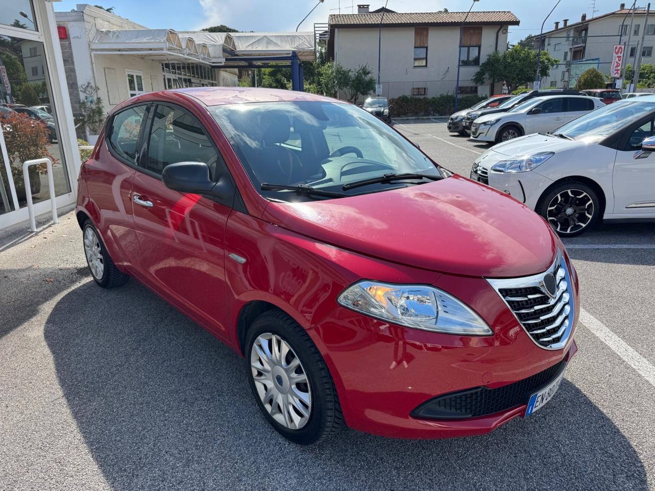 Lancia Ypsilon 1.2 69 CV 5 porte S&S Silver