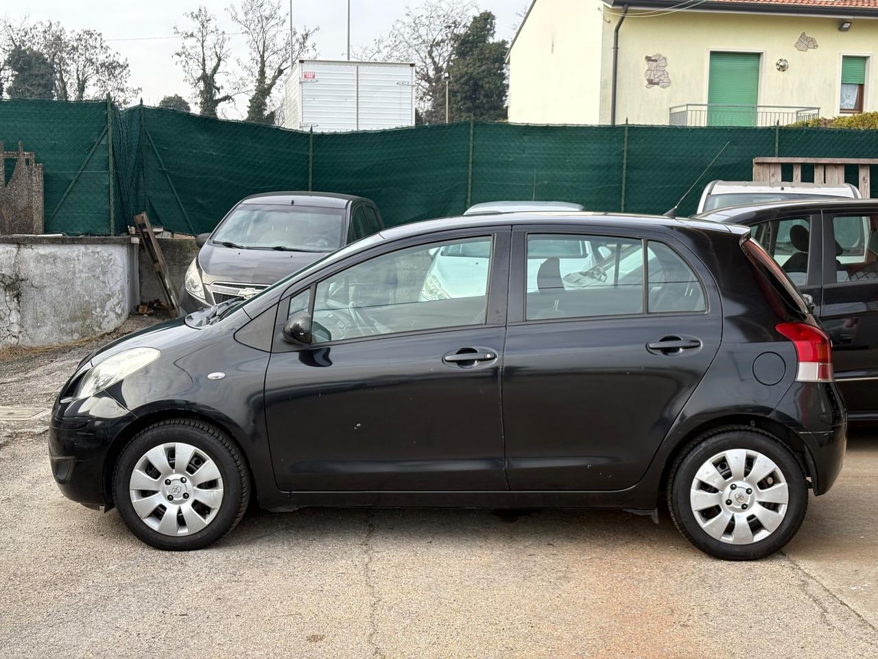 Toyota Yaris 1.0 5 porte Now