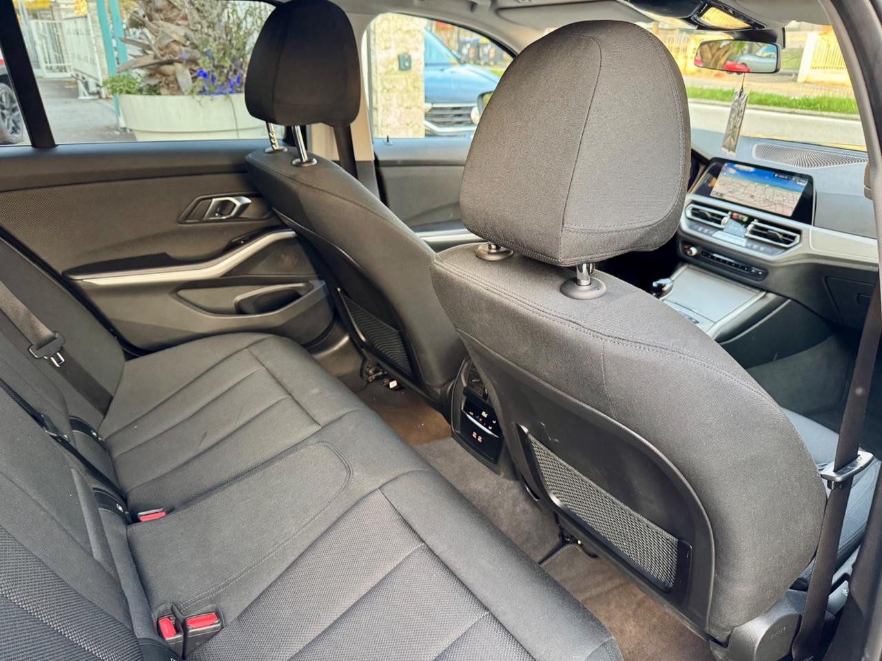 BMW 318d 2.0 150cv XENO NAVI AUT. TEL 2022 (PERMUTO)