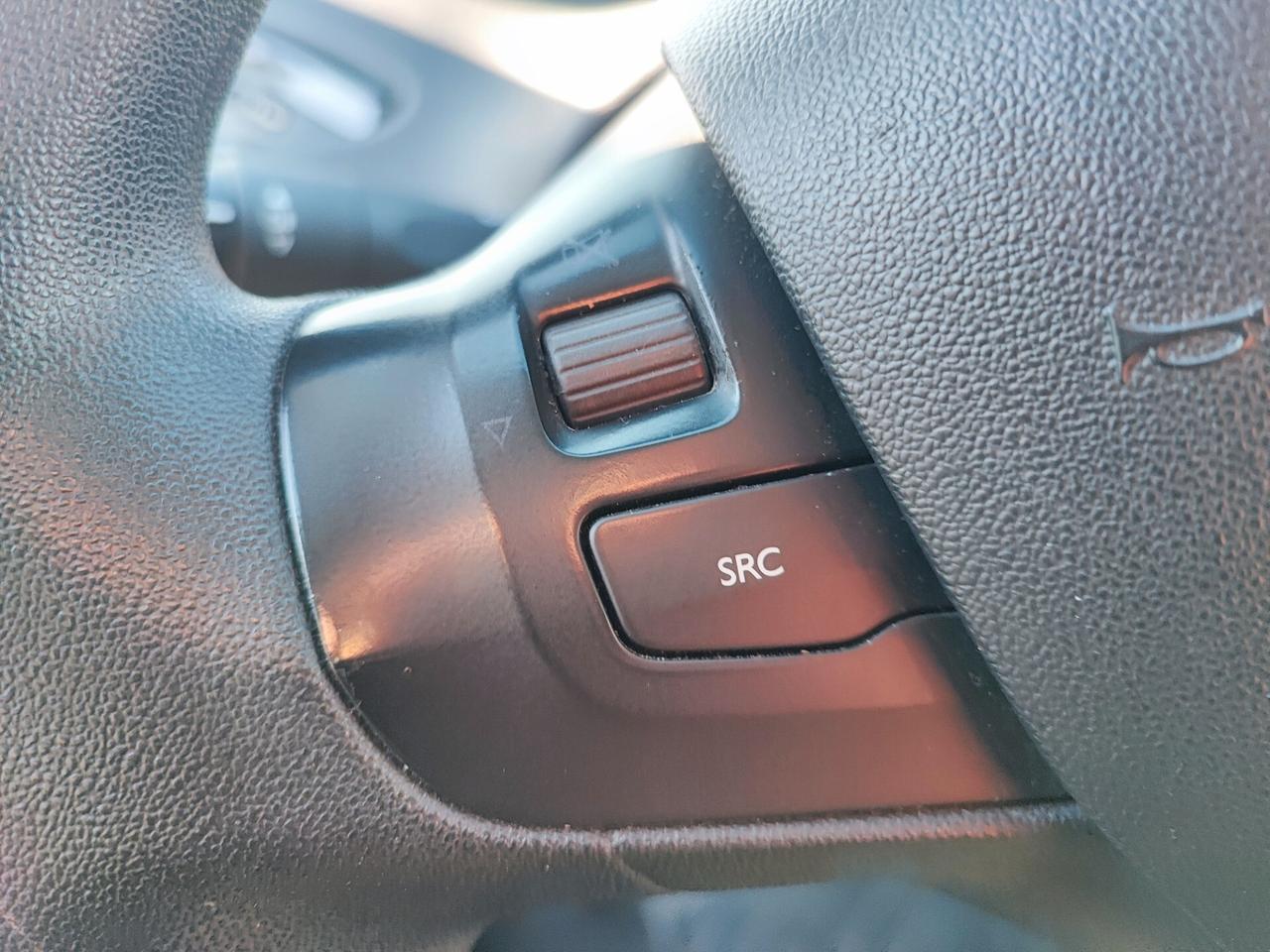 Peugeot 208 1.4 HDi 68 CV 5 porte Allure