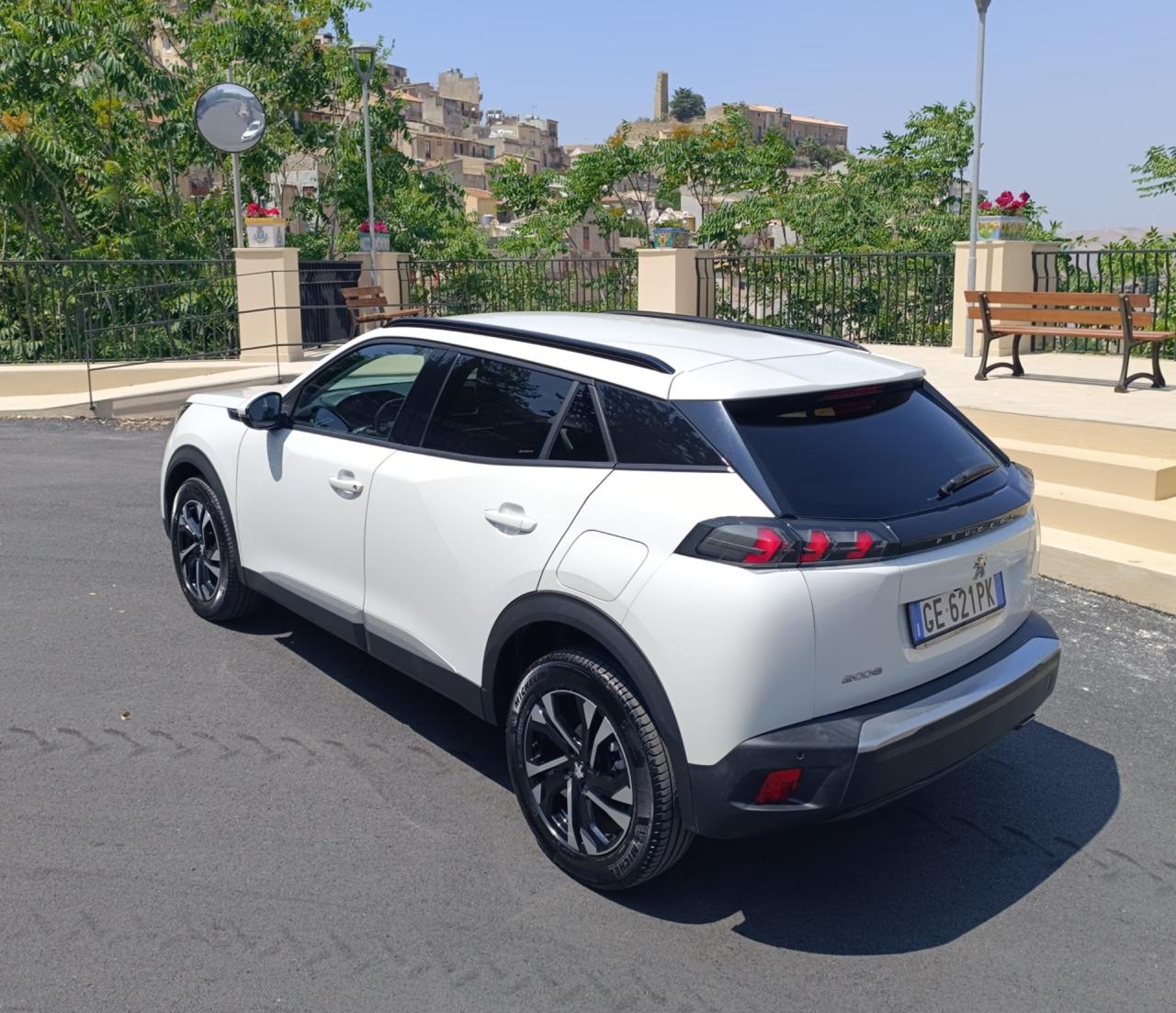 Peugeot 2008 BlueHDi 110 S&S Allure Pack